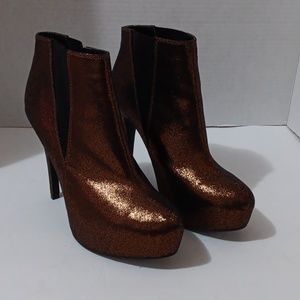 ROCK‎ & REPUBLIC Georgine Bronze Metallic Copper Platform Ankle Bootie He…